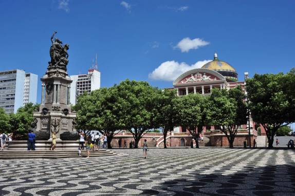 O famoso Teatro Amazonas. Estamos mesmo de volta a Manaus, a capital do estado